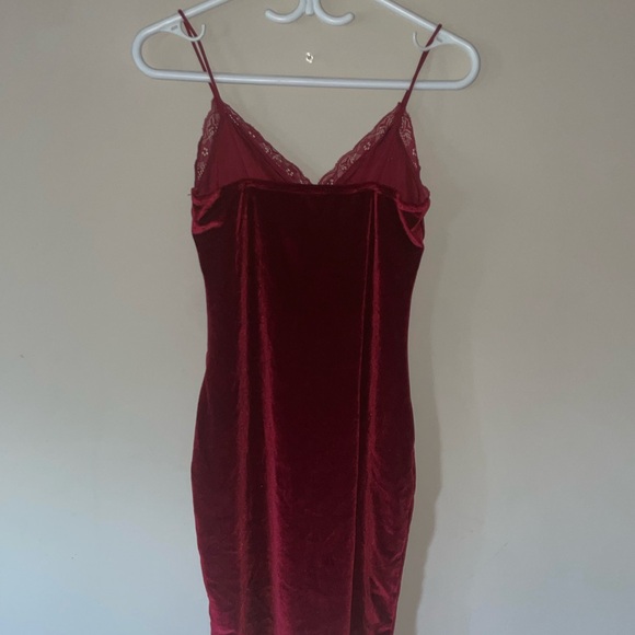 Red body con v cut mini dress - Picture 2 of 2